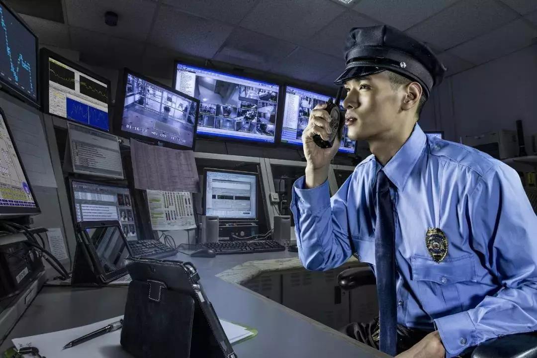 重要要求：軍隊禁止用微信取代對講機執行任務！